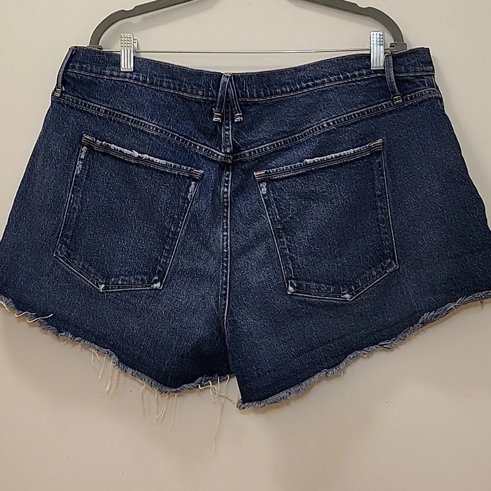 Good American '90s Cutoff Distressed Denim Shorts Blue Size 16